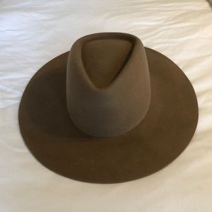 Gigi Pip Dakota Triangle Hat NWOT!